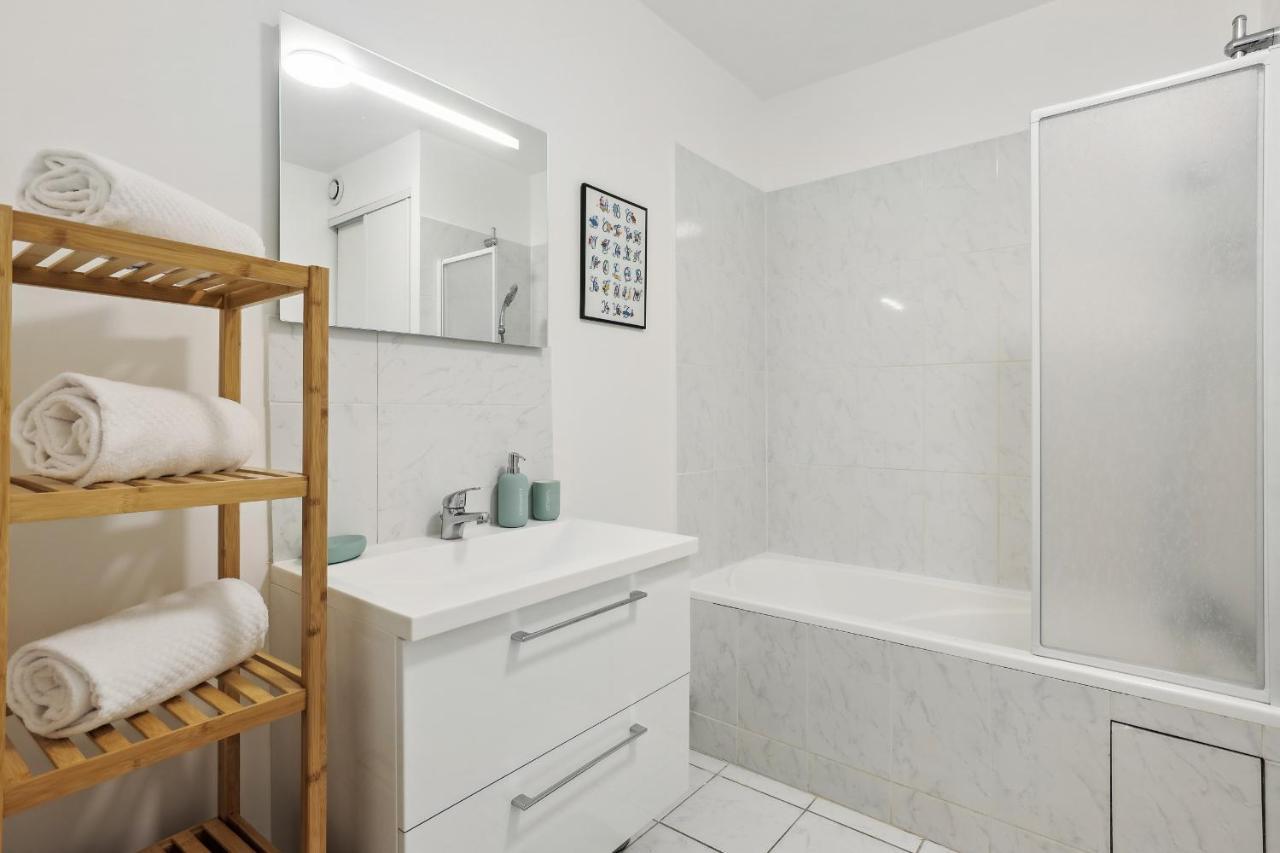 Le Montesquieu Apartment Versailles Exterior photo